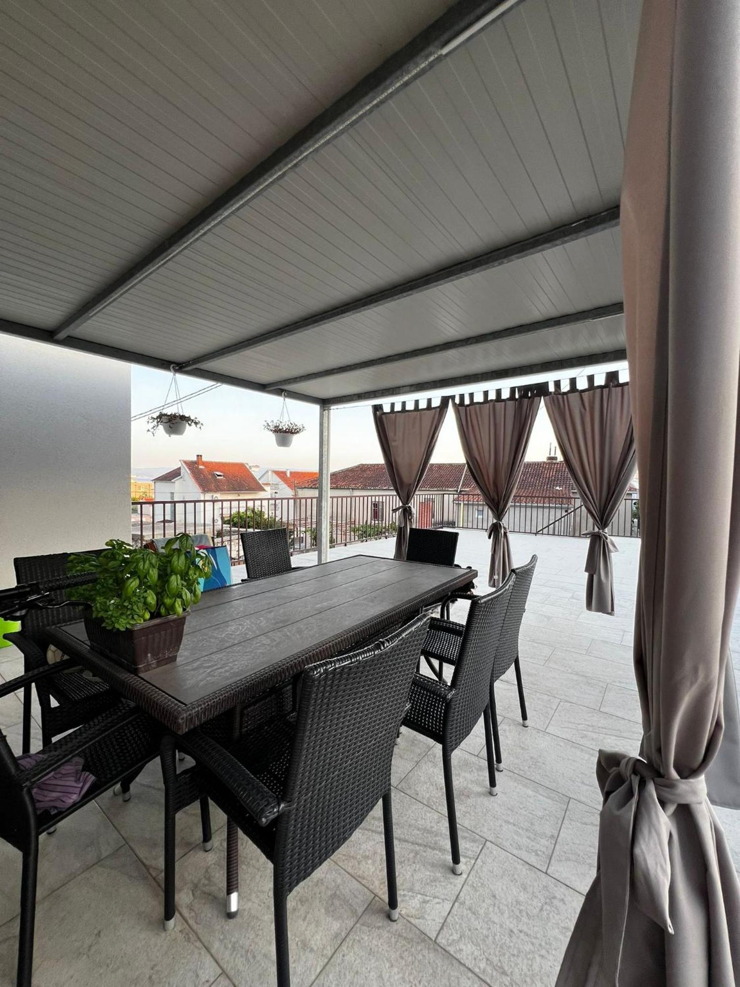 Apartmani Mila Podstrana Esterno foto