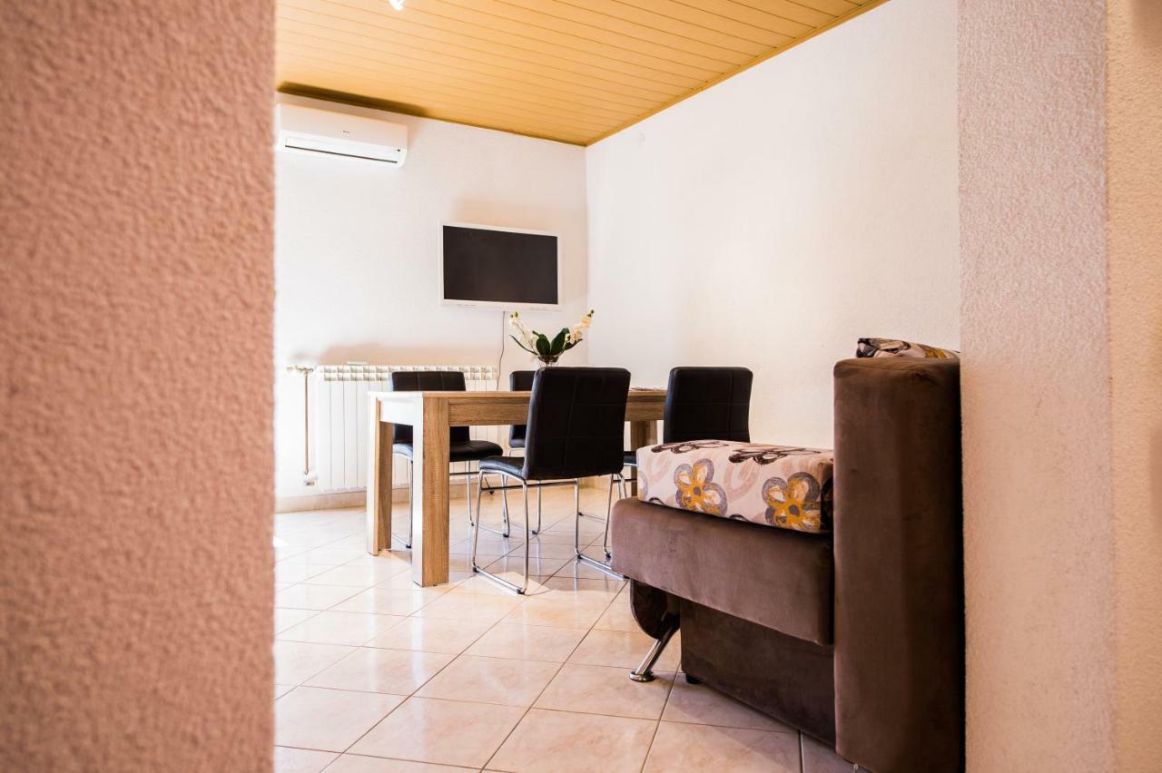 Apartmani Mila Podstrana Esterno foto
