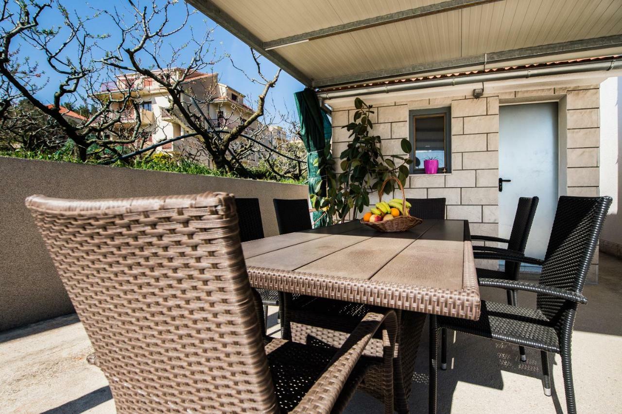 Apartmani Mila Podstrana Esterno foto