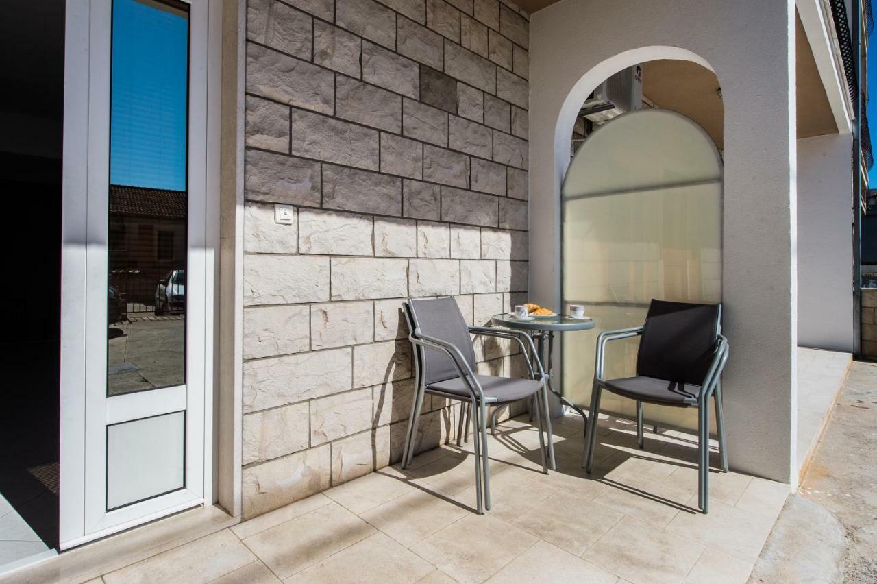 Apartmani Mila Podstrana Esterno foto